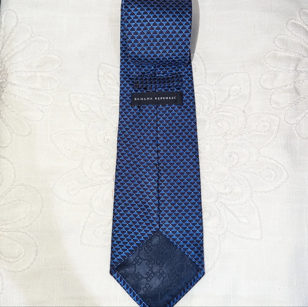 Banana Republic Silk Tie - Picture 4 of 4